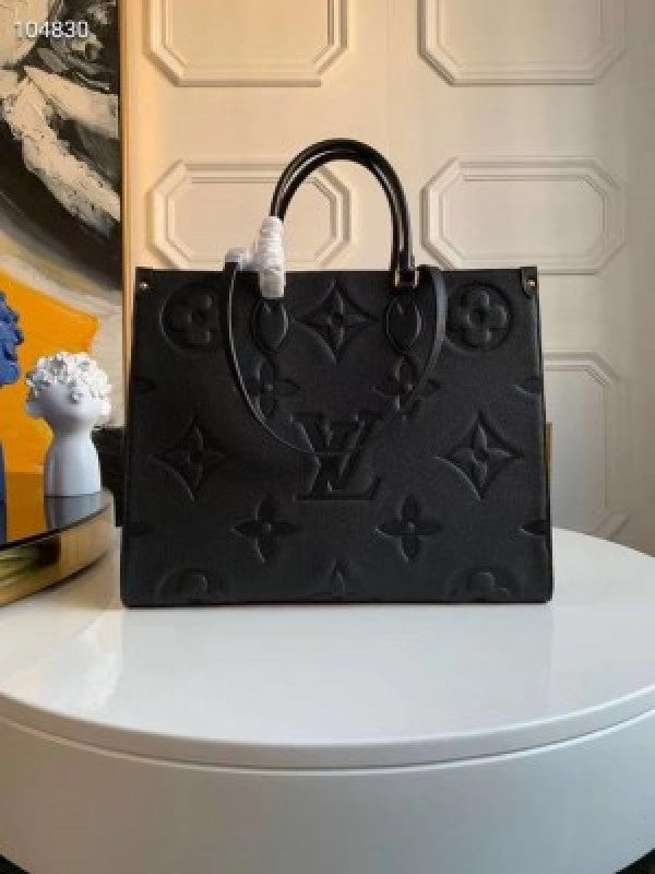 Louis vuttion onthego black premium quality with dust cover