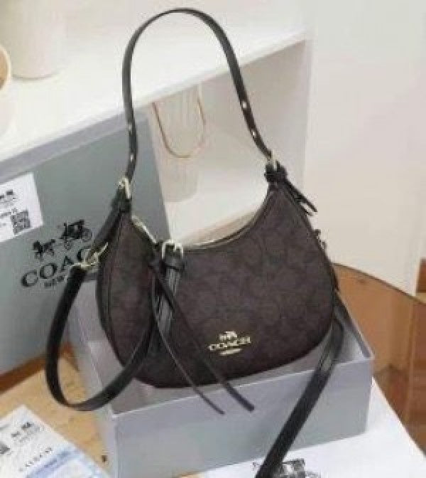Coach_ kleo hobo bag in signature canvas bag with box