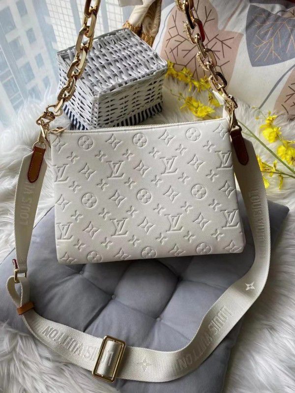 Louis vuttion coussin bag premium quality with box &carry bag